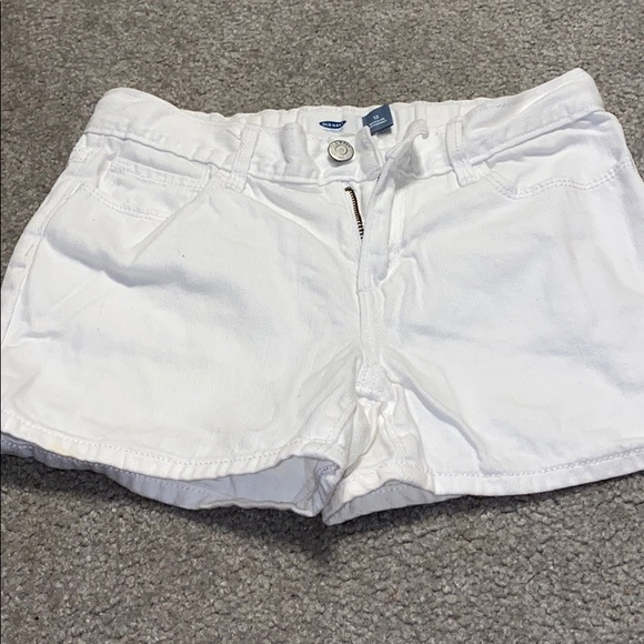 White old navy shorts - Picture 1 of 2